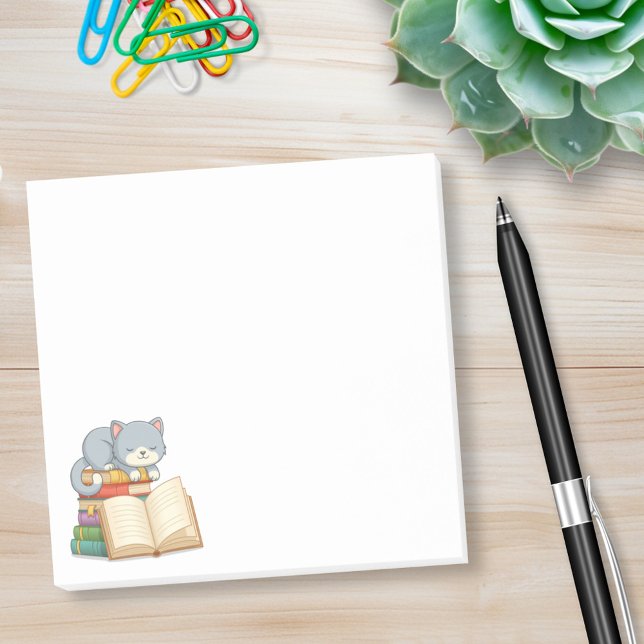 Bloco De Notas Gato Fofo em cima de uma Pilha de Livros (Criador carregado)