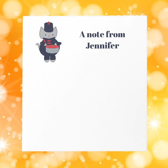 Bloco De Notas Marching Band Cat Drum Navy Blue Red Personalize (A notepad featuring a gray cat playing the drums and wearing a navy blue & red marching band uniform)