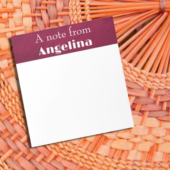 Bloco De Notas Nome de papel burgundy escuro amassado (Crumpled dark-burgundy paper name notepad.)
