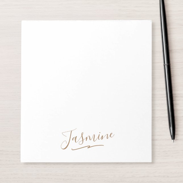 Bloco De Notas Nome de Script Feminina Dourada Moderna (Write your notes on this elegant notepad that features your name in gold on a black background.)
