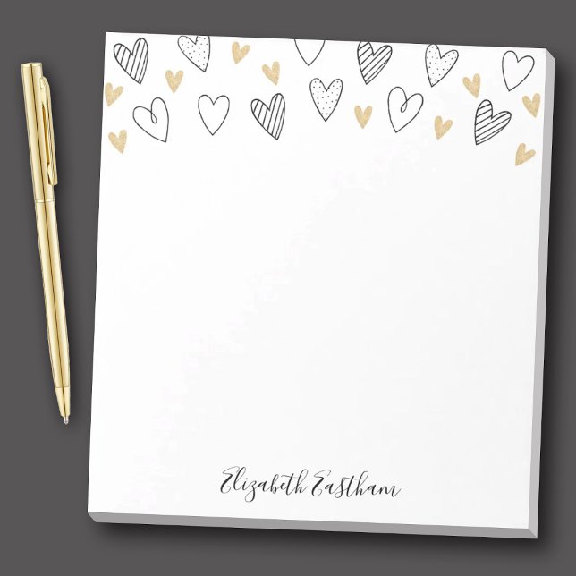 Bloco De Notas Notepad Feminino do Coração Dourado Girly Black (An elegant black and gold hearts notepad with script personalization.)