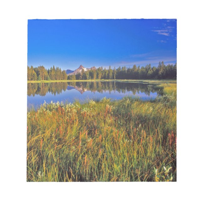 Bloco De Notas O Index Peak reflete-se no Mud Lake no (Frente)