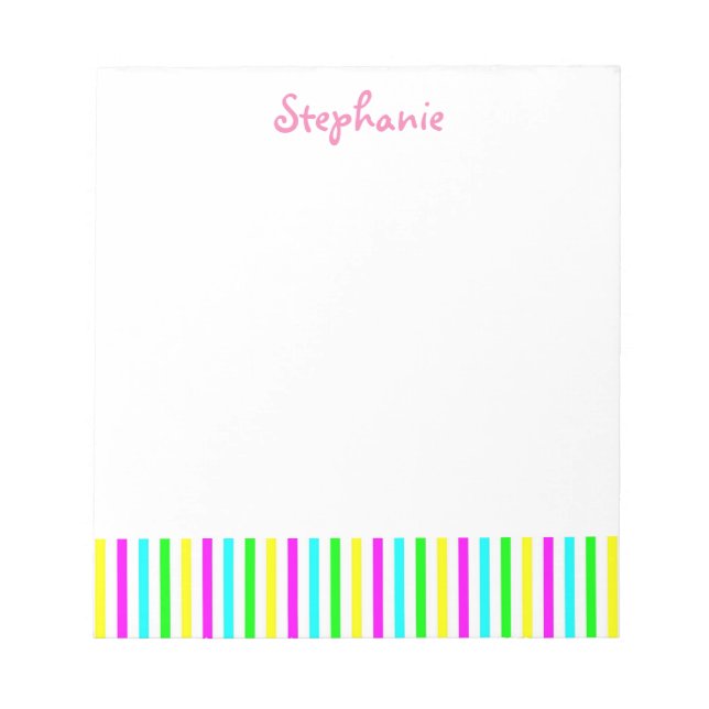 Bloco De Notas Padrão de Stripes Coloridas Nome de Rapariga Perso (Frente)