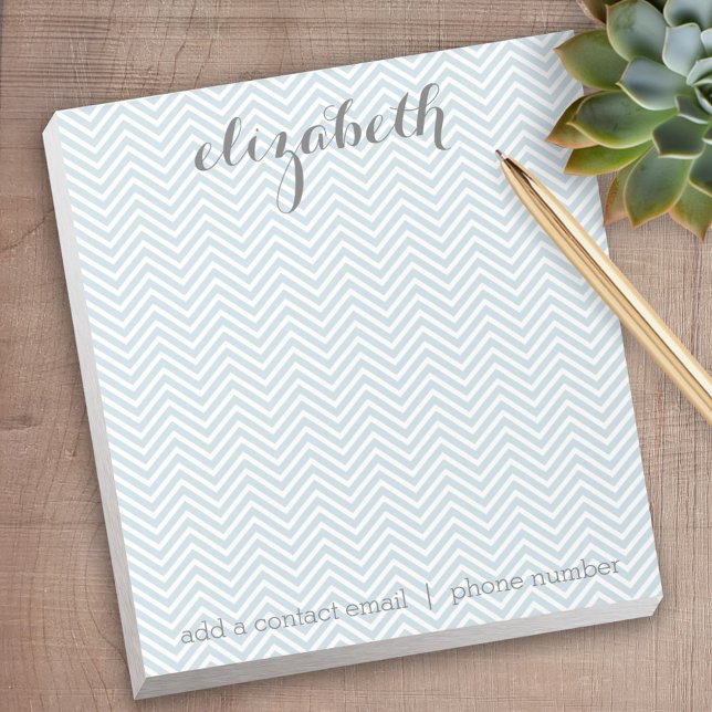Bloco De Notas Pastel Blue e Cinza Chevrons Nome personalizado (Personalized notepad - great for a gift or your home office)
