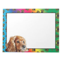 Pata de cão colorida do Cocker Spaniel