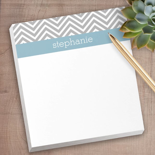 Bloco De Notas Robin Egg Blue e Cinza Chevrons Nome personalizado (Personalized notepad - great for a gift or your home office)