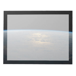 Bloco De Notas Sunglint Beams De Um Pacífico Sul Parcialmente Nub