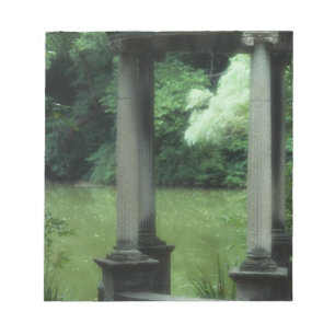 Bloco De Notas Templo do amor nos jardins velhos de Westbury
