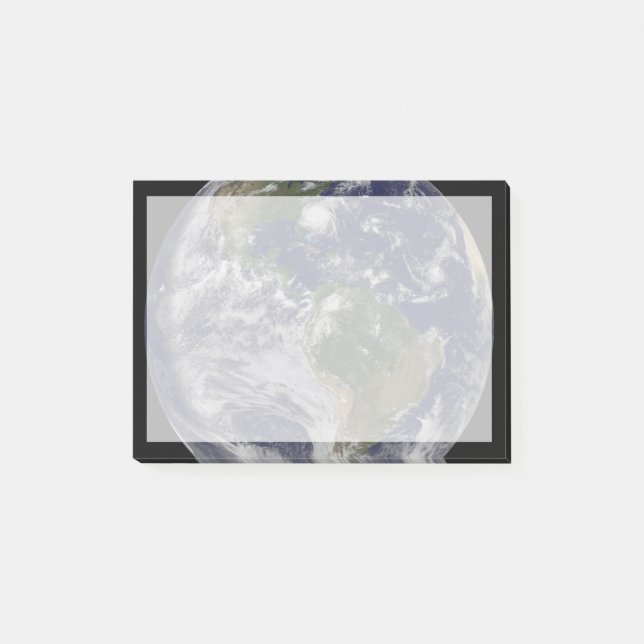 Bloco De Notas Terra De cheio Com O Furacão Irene Na Costa Leste. (Frente)