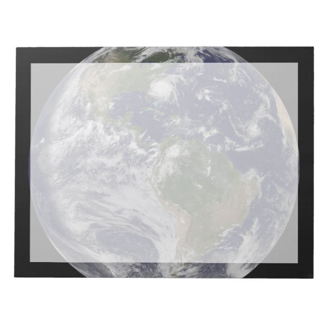 Bloco De Notas Terra De cheio Com O Furacão Irene Na Costa Leste. (Frente)