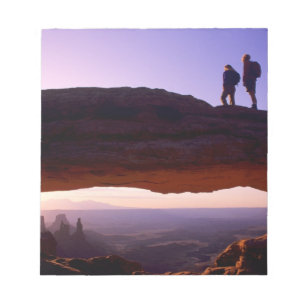 Bloco De Notas Um casal observa o nascer do sol do topo da Mesa A