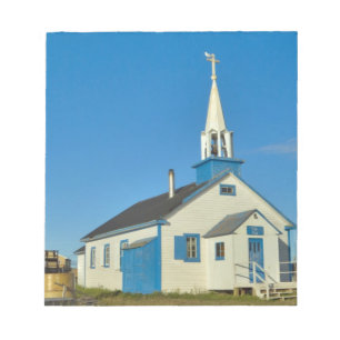 Bloco De Notas Vista de uma igreja azul e branca na tribo Dene