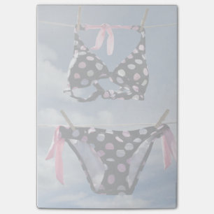 Bloco Post-it Bikini Saindo Em Uma Linha De Tela