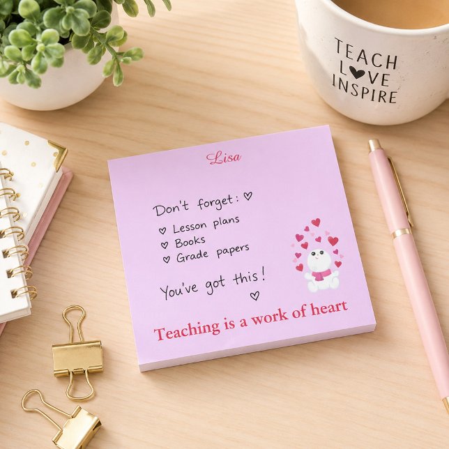 Bloco Post-it Ensinando corações cor-de-rosa (Criador carregado)