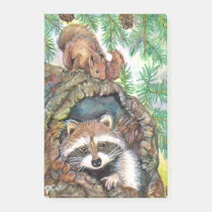Bloco Post-it Racoon no furo da árvore com esquilo