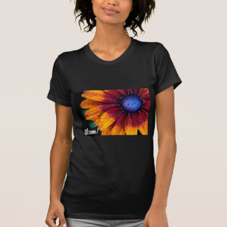 Bloom! T-shirt com design floral