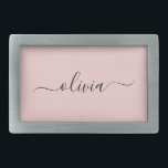 Blush Dusty Pink Modern Script Girly Monograma Nom<br><div class="desc">Borracha de Belt Buckle, Nome do Monograma Simples, Cor-de-Rosa Pidrada. Isso faz a formatura perfeita, doce 16 16, 18, 21rua, 40, 50, 60, 70, 80, 90, 100 anos, casamento, chá de panela, aniversário, chá de fraldas ou presente de festa de solteira para alguém que ama luxo de vidro e estilos...</div>