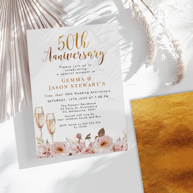 Blush Floral E Dourado Convite De 50 Anos (Blush Foral and Gold 50th Wedding Anniversary Invitation, Champagne Glasses, Faux Gold Calligraphy)