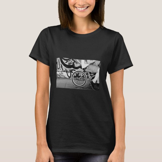 BMX skateboard tee t-shirt in black great clothing (Frente)