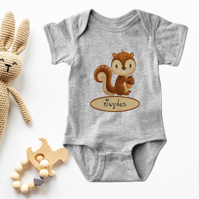 Body Para Bebê Adorável Esquilo Kawaii Segurando Avelã Seu Nome (Adorable Kawaii Squirrel Holding Acorn Your Name Baby Bodysuit)