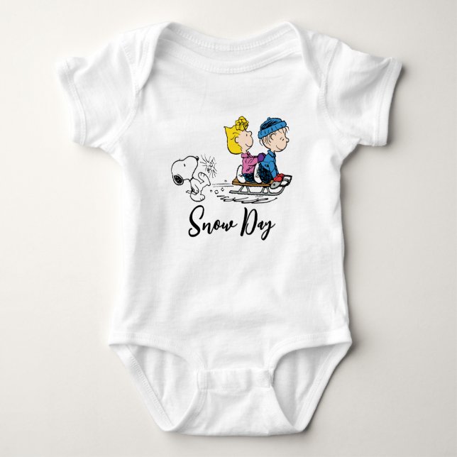 Body Para Bebê Amendoins | Snoopy, Sally & Linus Sled Riding (Frente)