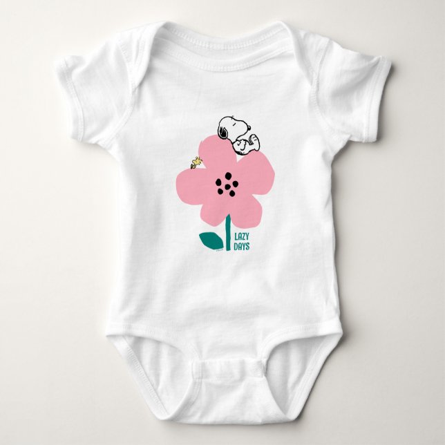 Body Para Bebê Amendoins | Snoopy & Woodstock Nap na Flor Rosa (Frente)