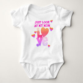 Body Para Bebê AMOR Personalizado - OLHE APENAS PARA A MINHA MÃE