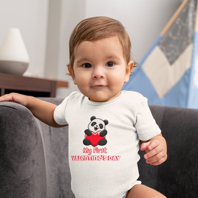 Body Para Bebê Baby’s First Valentine’s Day Panda With Heart (Criador carregado)