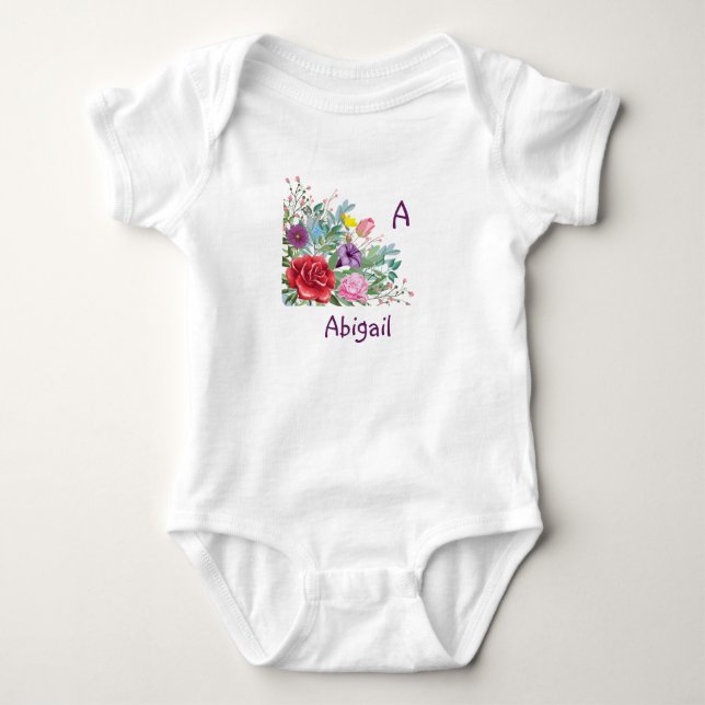 Body Para Bebê Carta Personalizada Nome Abigail, Flores Rosa (Frente)