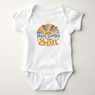 Body Para Bebê Chuva de Amor Baby Shower Aqui Vem o Filho do Sol 