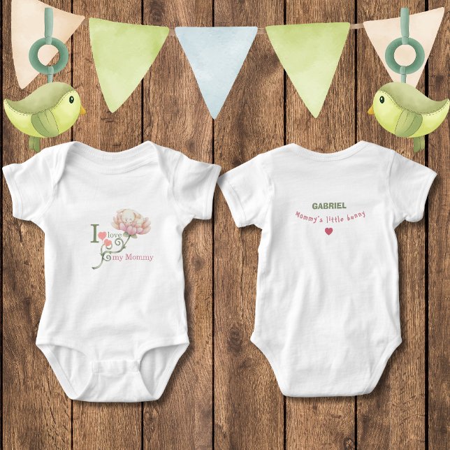 Body Para Bebê Coelho Fofo de "Eu Amo Minha Mamãe" com Flor (Criador carregado)
