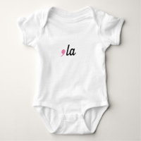 Comma La Kamala Harris com roupa para bebê