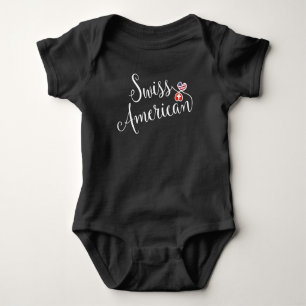 Body Para Bebê Corações suíços de Entwinted do americano