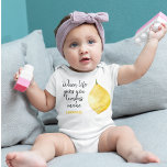 Body Para Bebê Cota Amarelo Limão Engraçado Moderno<br><div class="desc">Cota Amarelo Limão Engraçado Moderno</div>