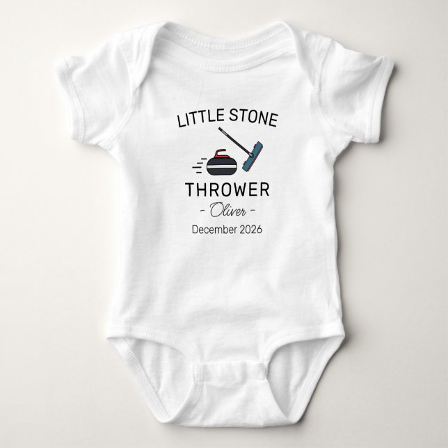 Body Para Bebê Curling Baby Announcement Little Stone Thrower (Frente)