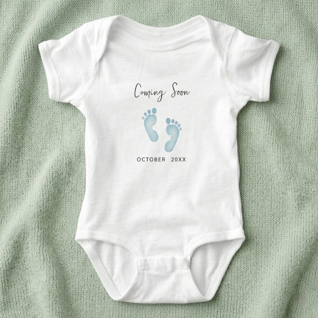 Body Para Bebê Custom Coming Soon Baby Bodysuit, Blue Footprints  (Criador carregado)