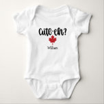 Body Para Bebê Cute-eh Canadian Funny<br><div class="desc">Folha de mapa canadense engraçada e bonita com a tipografia Cute-Eh? Personalize com o nome do seu bebê para um presente bonito.</div>