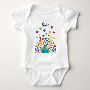 Body Para Bebê Design de Coração Arco-Íris Colorido Minimalista E