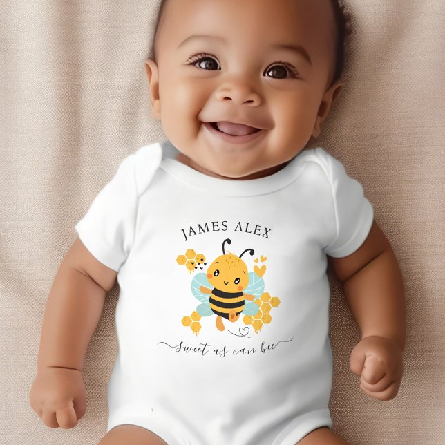 Body Para Bebê Doce como pode ser o nome do bebê (Sweet as can bee Baby Boy Name Baby Bodysuit)