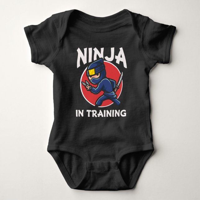 Body Para Bebê Engraçado Ninja Kid em treinamento (Frente)