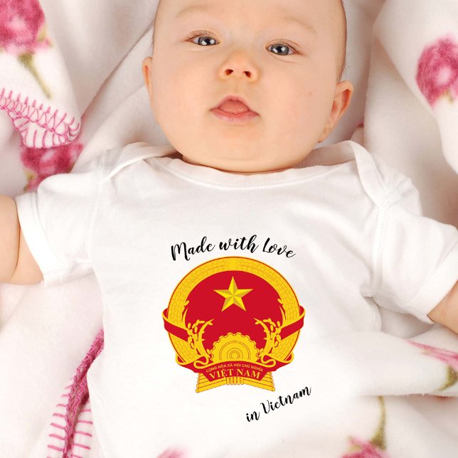Body Para Bebê Feita com amor no Vietnã/bandeira vietnamita (Criador carregado)