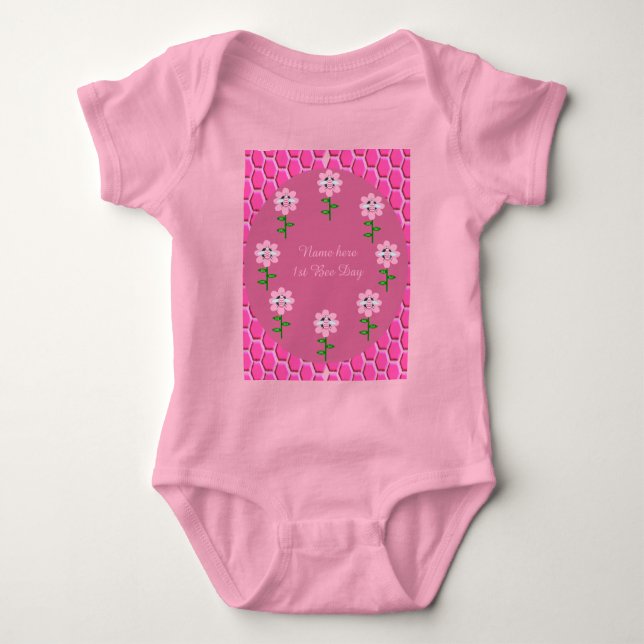 Body Para Bebê Feliz Dia da Abelha Menina Rosa Bumblebee de Anive (Frente)