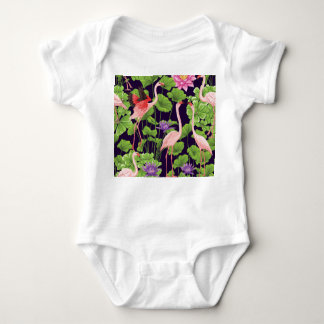 Body Para Bebê Flamingo, plantas tropicais, fundo negro.