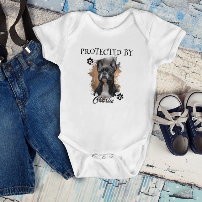 Body Para Bebê Foto personalizada e nome "Protegido por [Nome do  (Criador carregado)