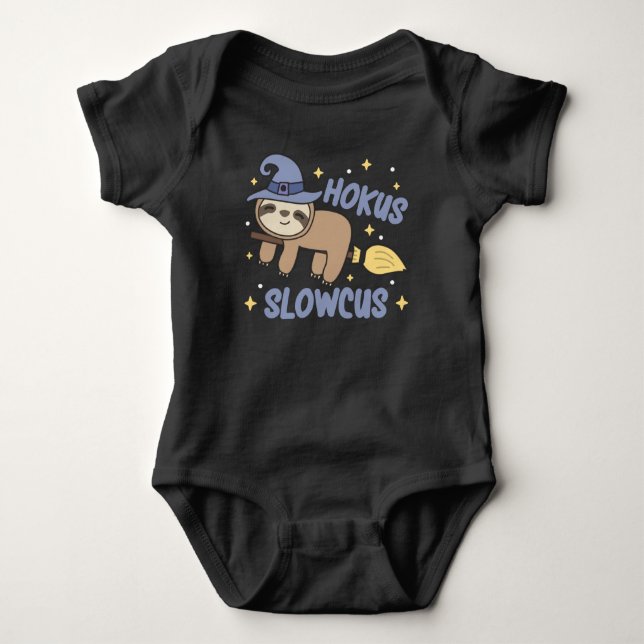 Body Para Bebê Hokus Slowcus - Febre Bruxa de Halloween - Fumaça  (Frente)