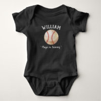 Jogador de Bola de Esporte do Baseball em Treiname