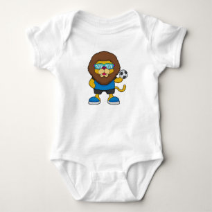 Body Para Bebê Leão como jogador de futebol com futebol