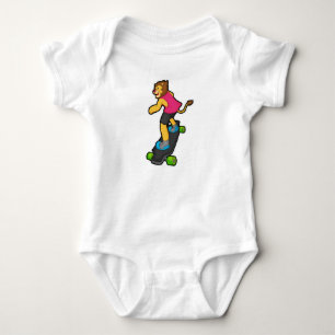 Body Para Bebê Leão como skateboarder com skateboard