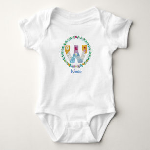 Body Para Bebê Letras Flores Iniciais "W" com Nome Personalizado