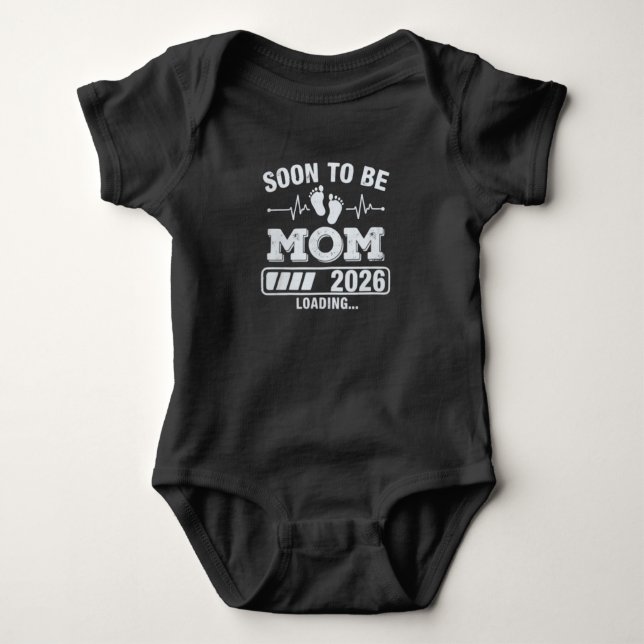 Body Para Bebê Logo de Mãe em Breve 2026 Anúncio de Gravidez (Frente)